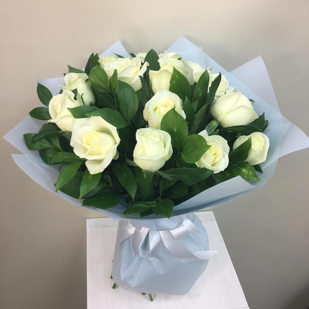 Букет 15 Белых роз Проуд в Глебовский