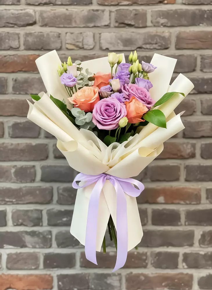 Букет цветов из: Лизиантусы и Розы в Глебовский