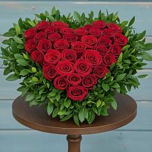 Цветочная композиция из Розы в виде сердца в Глебовский