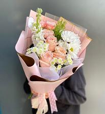 Букет цветов из:  Хризантемы и Розы в Глебовский