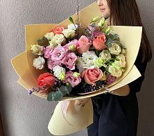 Букет цветов из:  Розы, Лизиантусы и Гвоздики #REPLACE_PRED# Глебовский