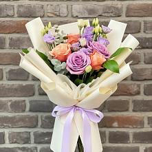 Букет цветов из:  Лизиантусы и Розы #REPLACE_PRED# Глебовский