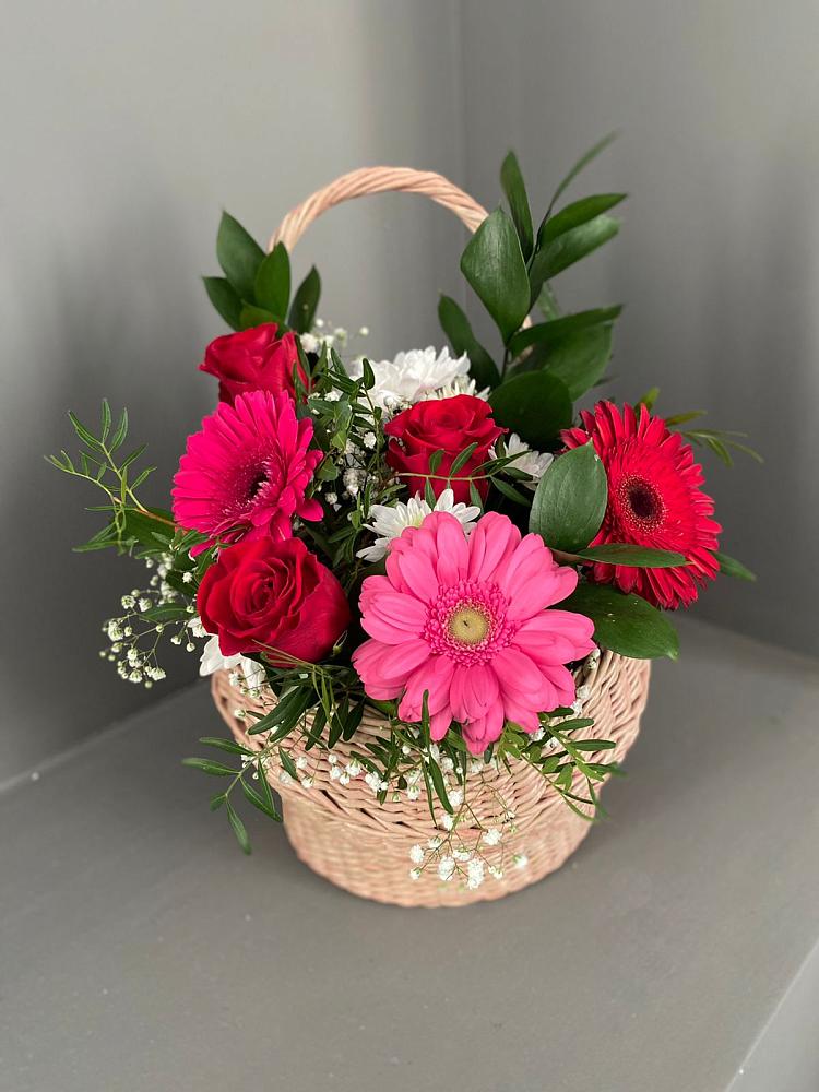 Цветочная композиция из Розы, Хризантемы и Герберы в корзине в Глебовский