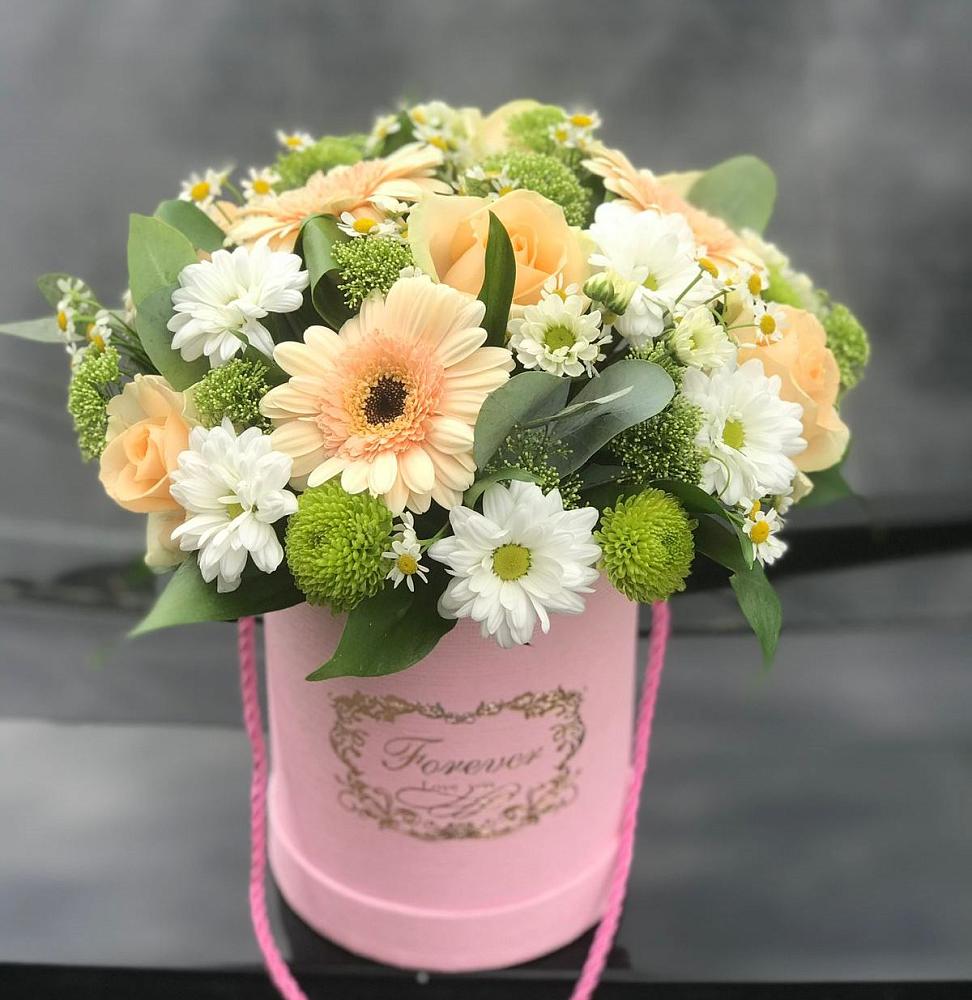 Цветочная композиция из Розы, Герберы и Хризантемы в шляпной коробке в Глебовский